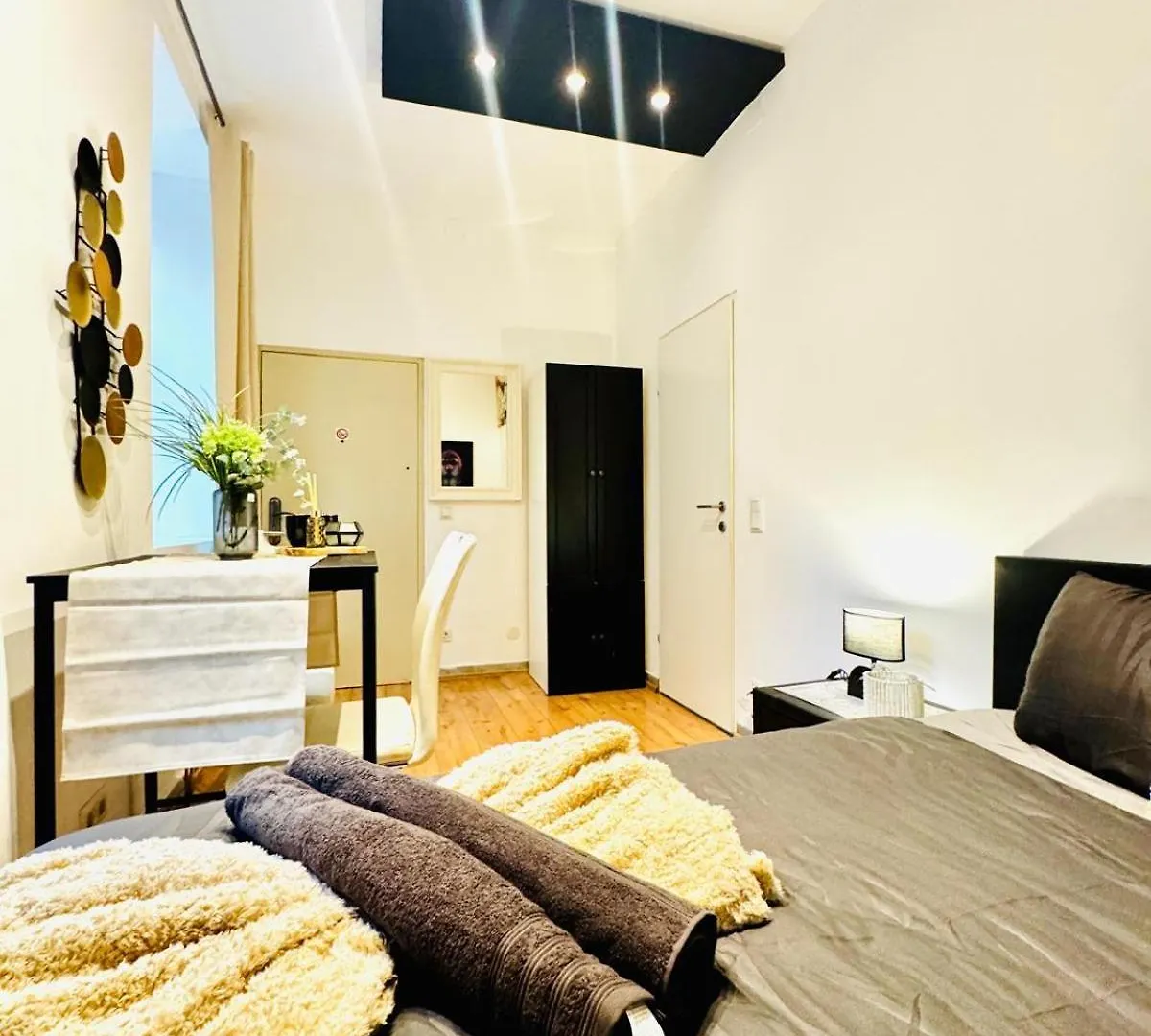 Nice Studio Apt For 2P, 15Minutes To Rathausplatz فيينا شقة